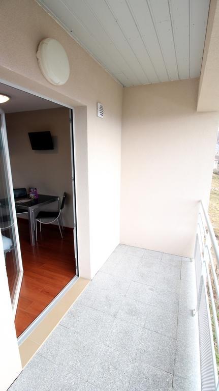 Aparthotel Aux Balcons Du Sancy Picherande Exteriér fotografie